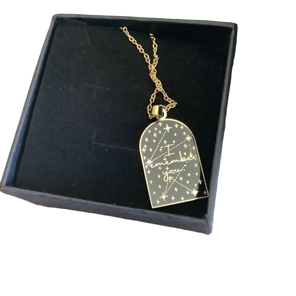 The Invisible Life of Addie Larue Lot Tin Notebook Album Fabric Bin - Picture 15 of 15